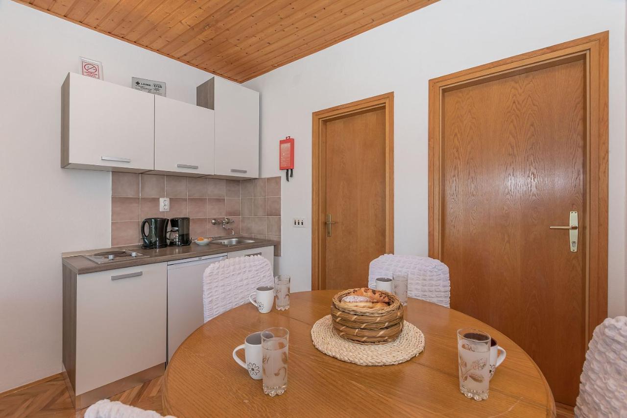 Apartments Clarus Mare Дуче Екстер'єр фото