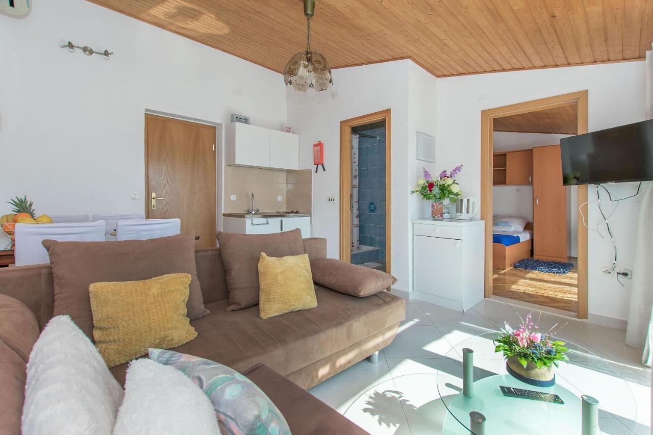 Apartments Clarus Mare Дуче Екстер'єр фото