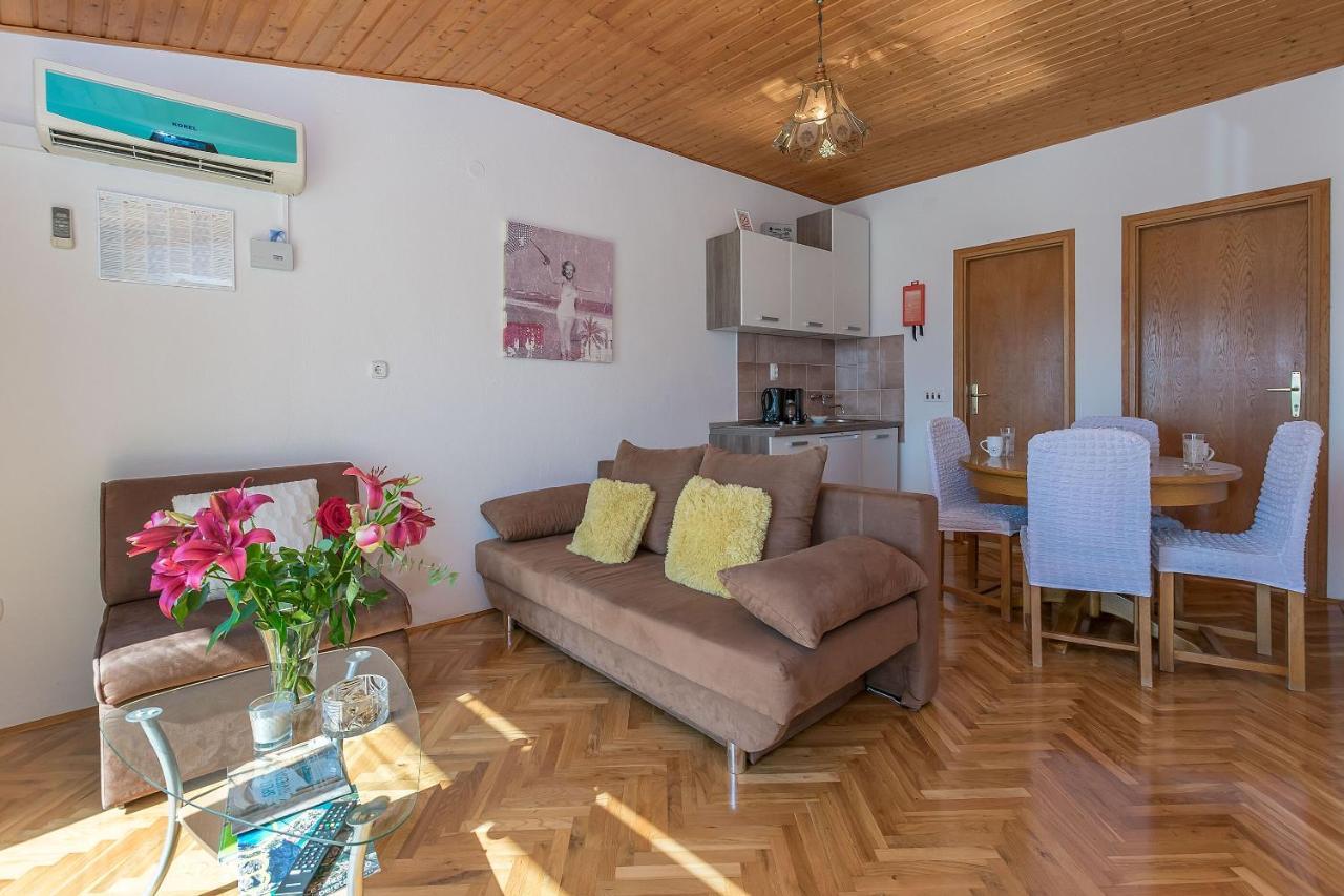 Apartments Clarus Mare Дуче Екстер'єр фото